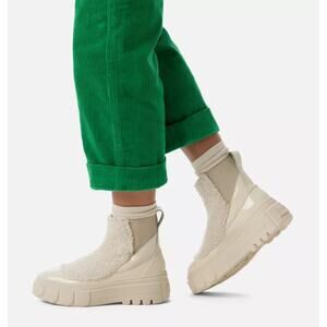 New Sorel Caribou X Cozy Chelsea Boots in Bleached Ceramic, Oatmeal Size 11